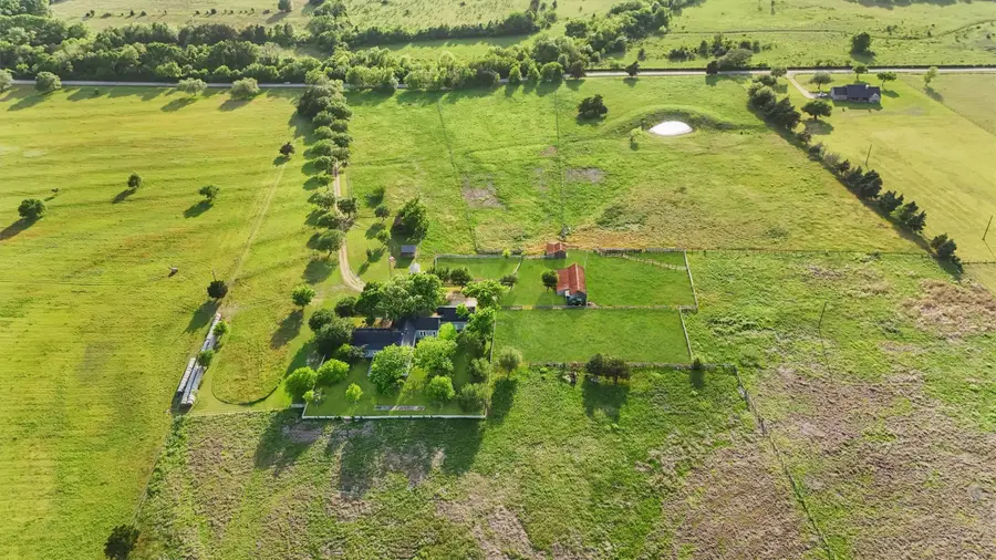 9058 Sam Houston Road, Brenham, TX 77833 - Image #3