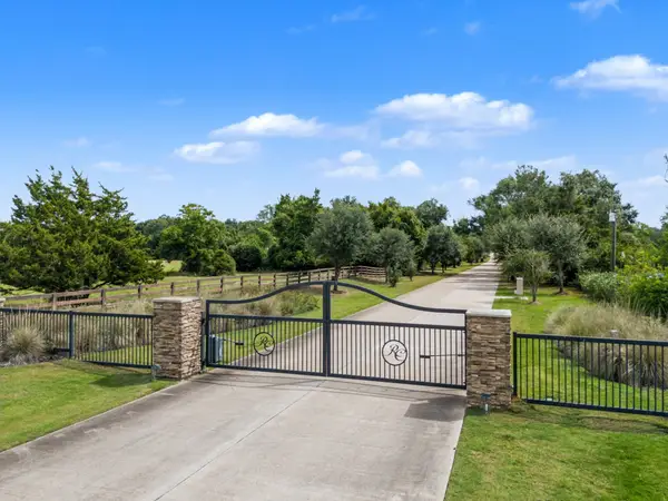405 Silverton Circle, Hempstead, TX 77445