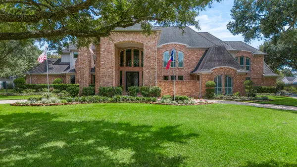 3 Regent Court, Sugar Land, TX 77478