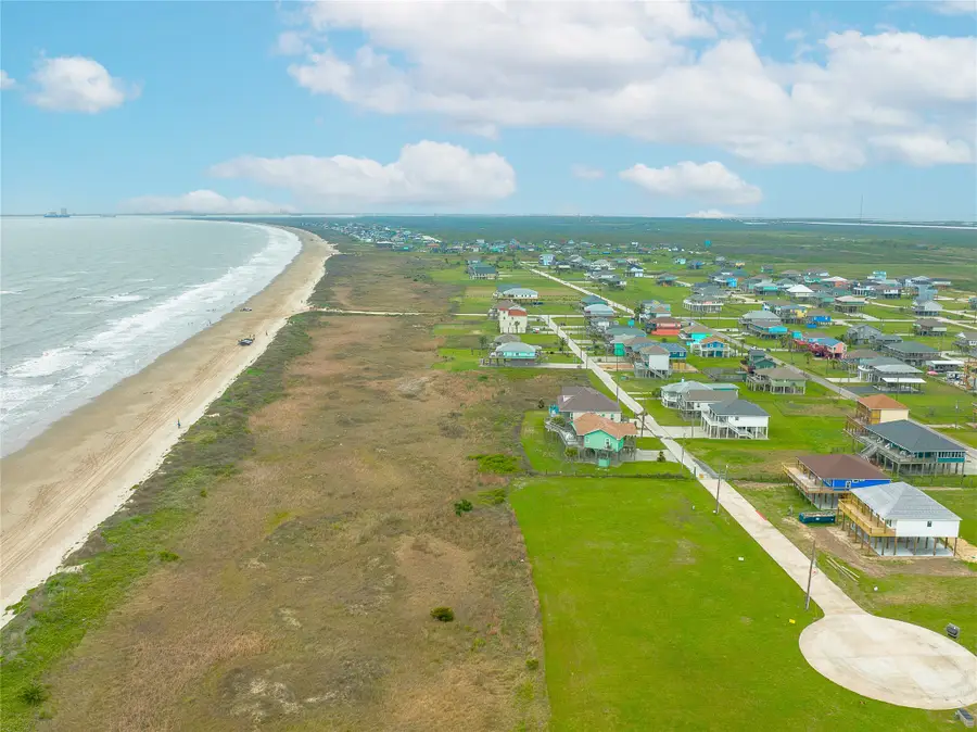 188 Ocean Shores Drive, Crystal Beach, TX 77650 - Image #2