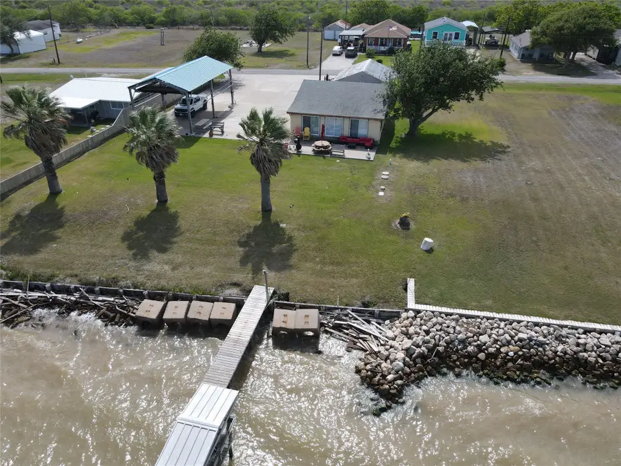 635 Marshall Johnson Avenue S, Port Lavaca, TX 77979 - #2