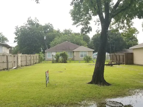 2209 Sakowitz Street, Houston, TX 77020