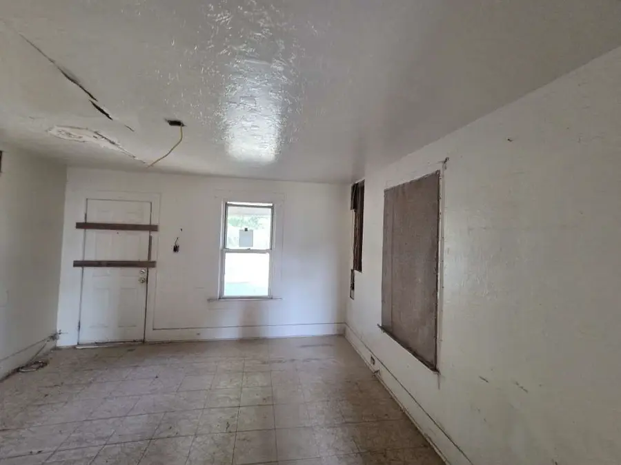 1921 Old Windthorst Road, Wichita Falls, TX 76301 - #2