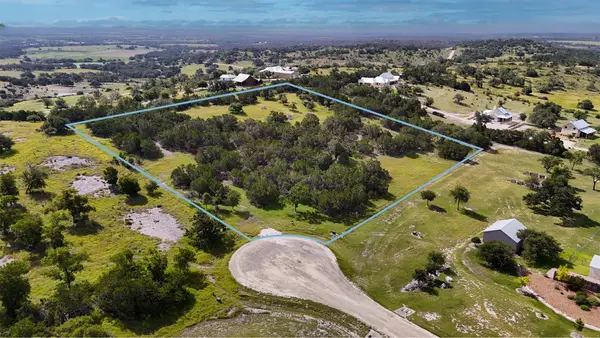 96 Coyote Run, Fredericksburg, TX 78624