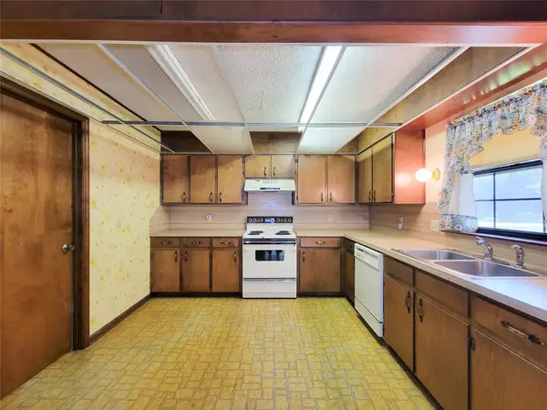8875 Casey Drive, Beaumont, TX 77707