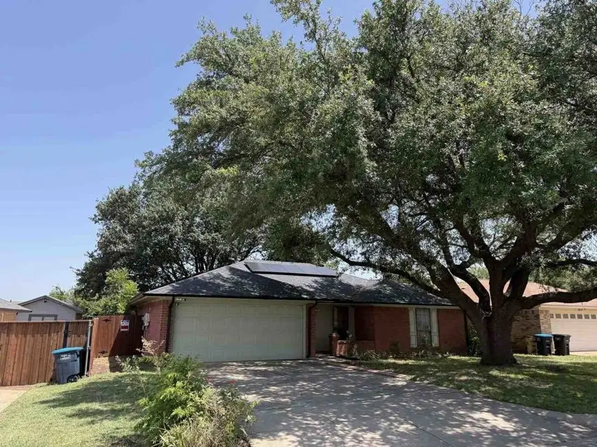 2820 Whitehurst Drive, Fort Worth, TX 76133 - #1