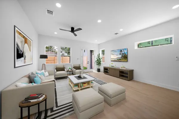 1307 Amundsen St N, Houston, TX 77009