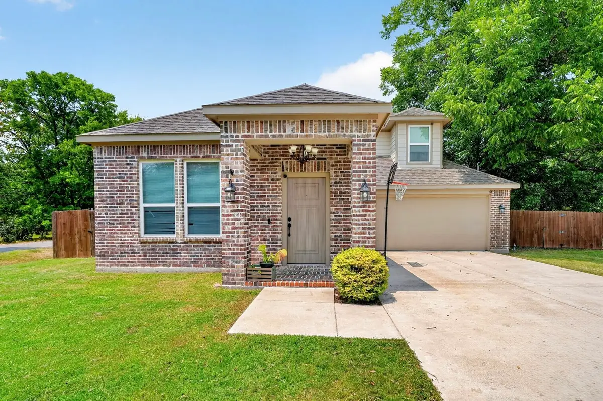 602 Main St, Greenville, TX 75401 - #1