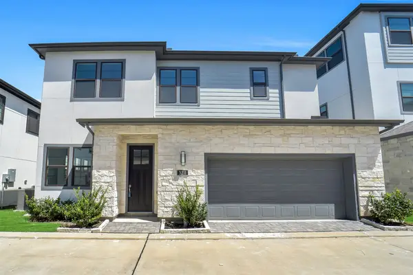 3211 Royal Oaks Hollow Lane, Houston, TX 77082