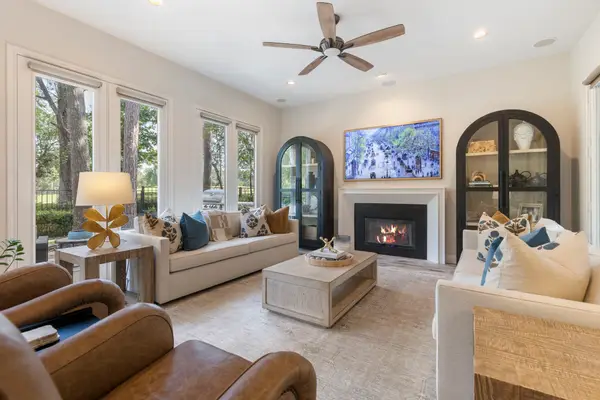 10 Mill Point Place, The Woodlands, TX 77380