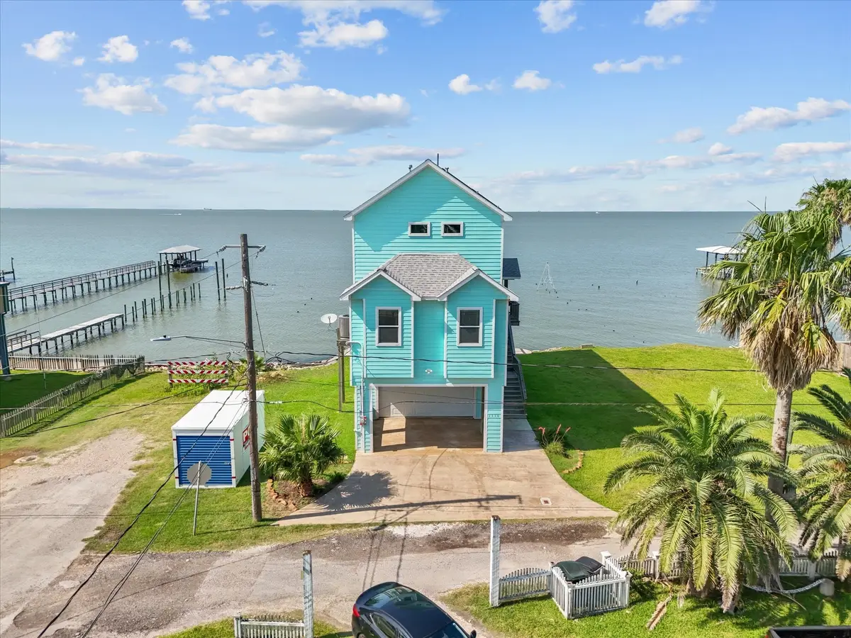 1130 Ave Avenue A 1/2 Street, Dickinson, TX 77539 - Image #1