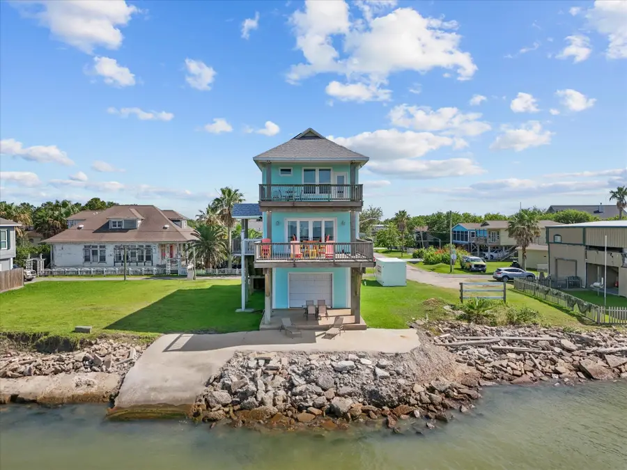 1130 Ave Avenue A 1/2 Street, Dickinson, TX 77539 - Image #2