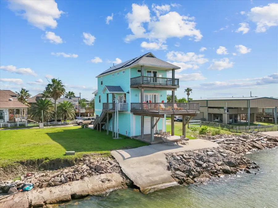 1130 Ave Avenue A 1/2 Street, Dickinson, TX 77539 - Image #3