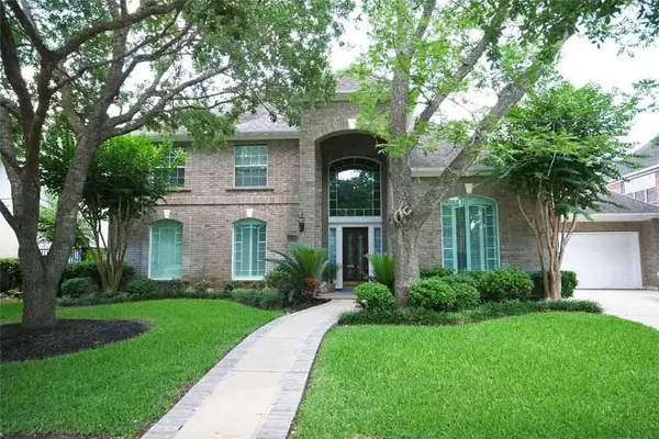 19 Rivercoach Lane W, Sugar Land, TX 77479