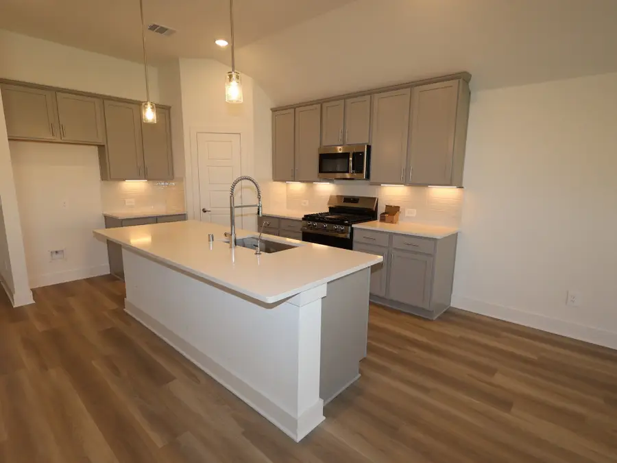 16944 Jim Sharp Drive, Montgomery, TX 77316 - Image #2