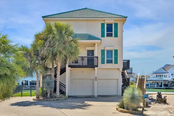 203 Kahmeha Drive, Tiki Island, TX 77554