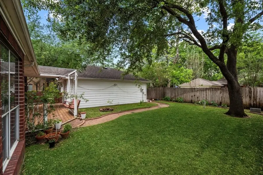 1103 Glendale Drive, Sugar Land, TX 77479 - Image #3