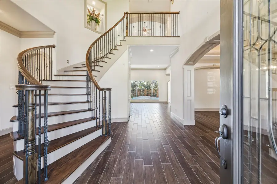 7 Club Oak Court, Kingwood, TX 77339 - Image #2