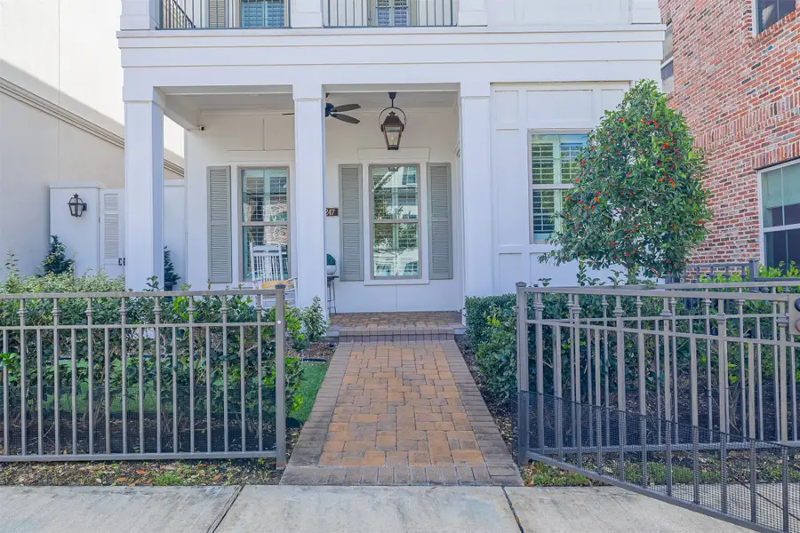 247 Green Boulevard, Shenandoah, TX 77384 - #2