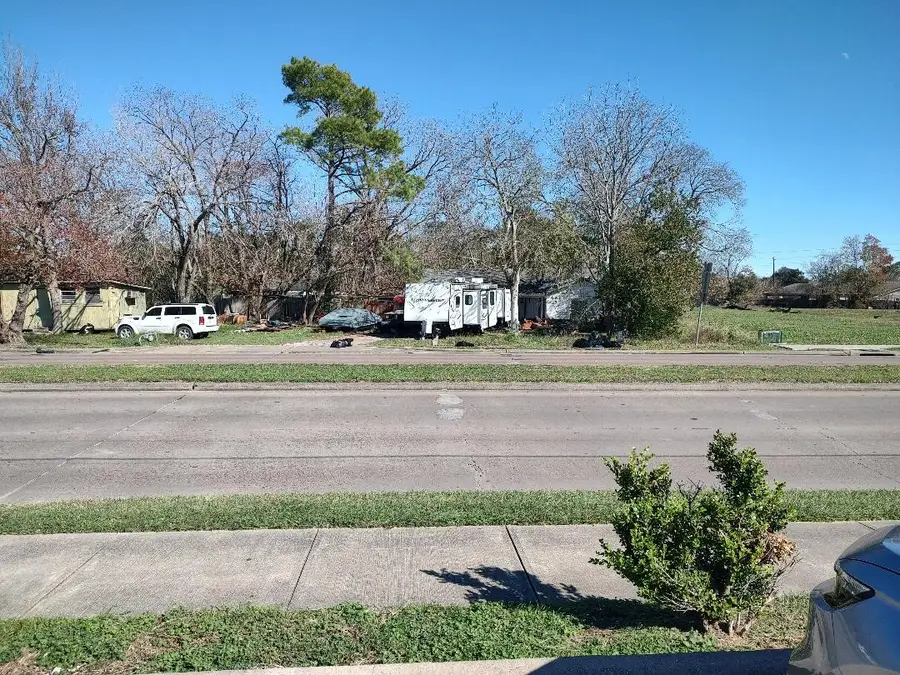 2117 Allen Genoa Road, Pasadena, TX 77502 - Image #3