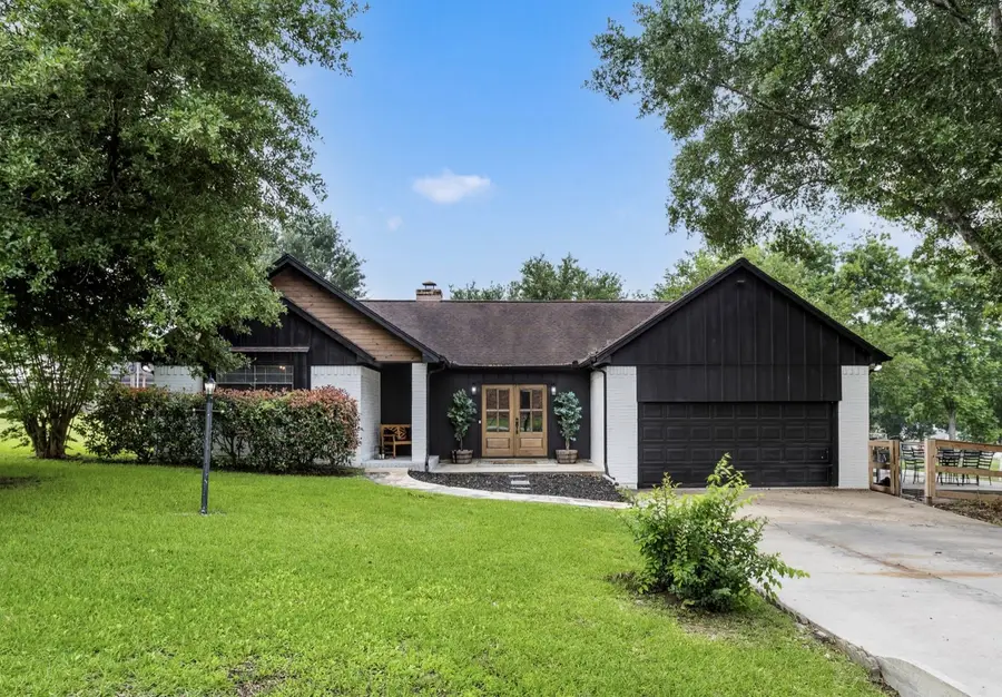 1143 Lakeview Drive, Montgomery, TX 77316 - Image #2