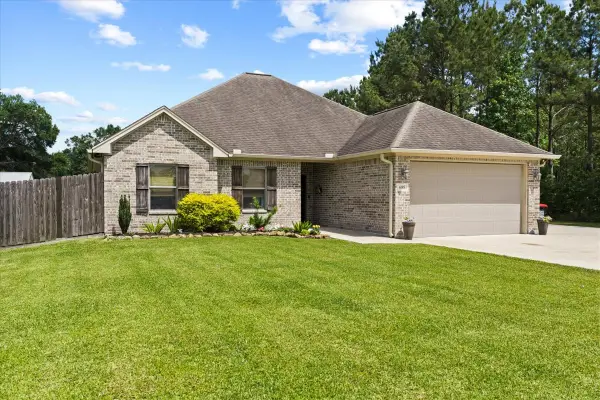 685 Dayna Lane, Sour Lake, TX 77659