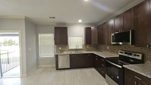 5802 Twisted Pine Court #B, Houston, TX 77039