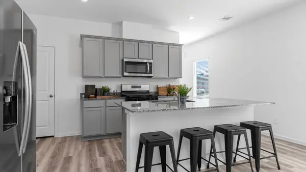 3901 Bronco Station Lane, League City, TX 77573