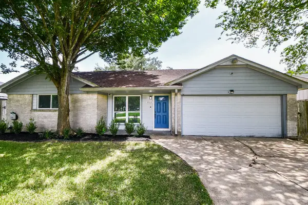 1013 W Sidnor Street, Alvin, TX 77511