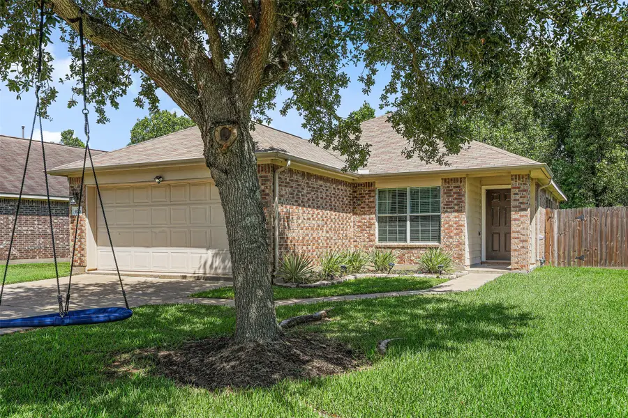 9210 Creekside Drive, Hitchcock, TX 77563 - #2