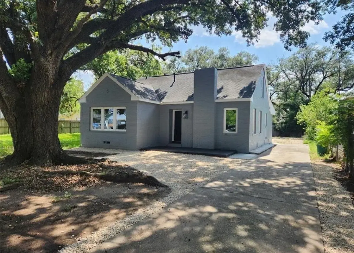 204 Center Street, Pasadena, TX 77506 - #1