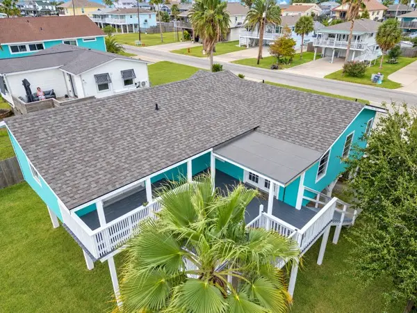 16611 Jamaica Inn Road, Jamaica Beach, TX 77554