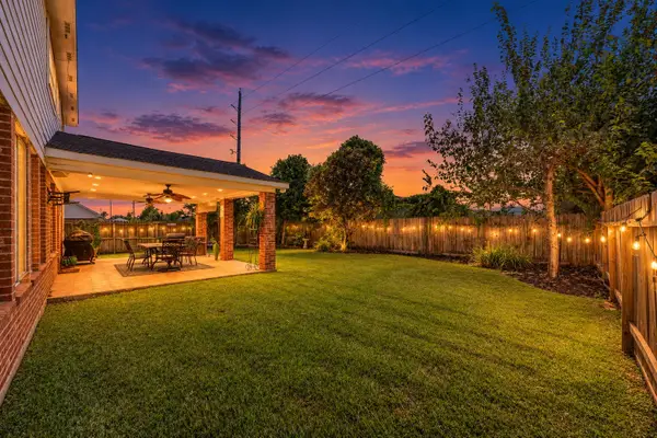 11618 Peachwood Lake Drive, Sugar Land, TX 77498