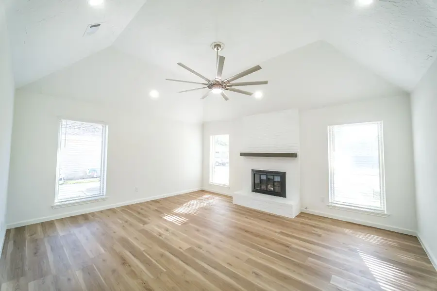 303 Swords Bend, Stafford, TX 77477 - Image #3