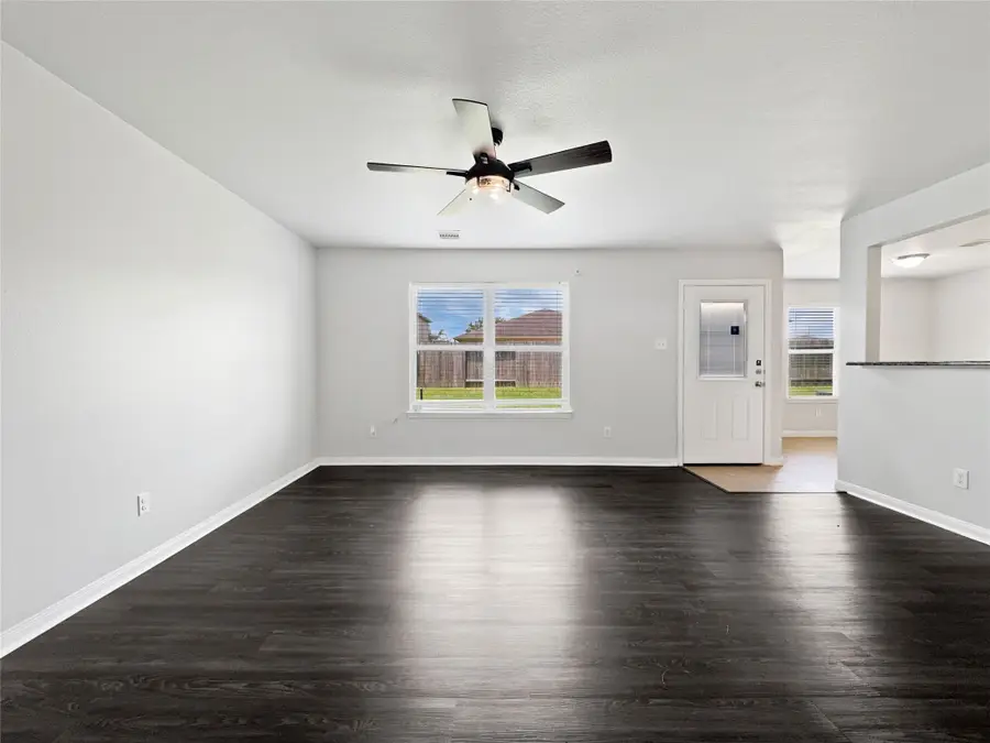 109 Indigo Brush Drive, La Marque, TX 77568 - Image #3