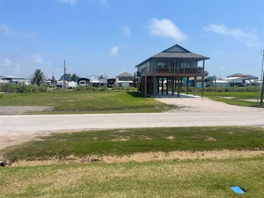 1166 N Monkhouse Drive, Crystal Beach, TX 77650 - Image #3