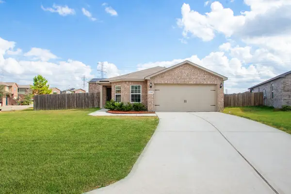 15318 Central Lakes Drive, Humble, TX 77396