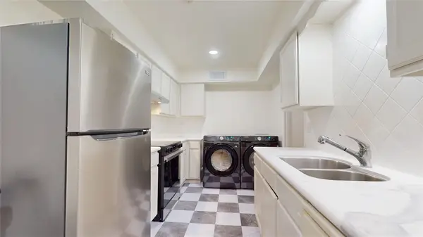 357 N Post Oak Lane #117, Houston, TX 77024