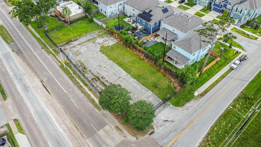 3527 Ella Boulevard, Houston, TX 77018 - Image #2