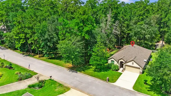 9023 S Comanche Circle, Willis, TX 77378