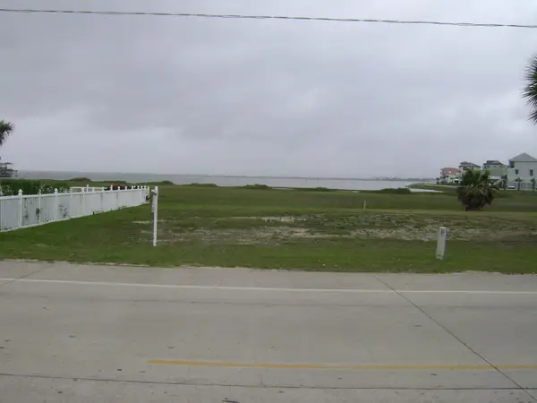 Lot 27 Tiki Drive, Tiki Island, TX 77554