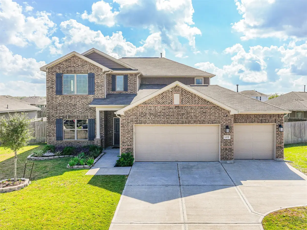 1237 Lancer Leap Drive, Alvin, TX 77511 - Image #1