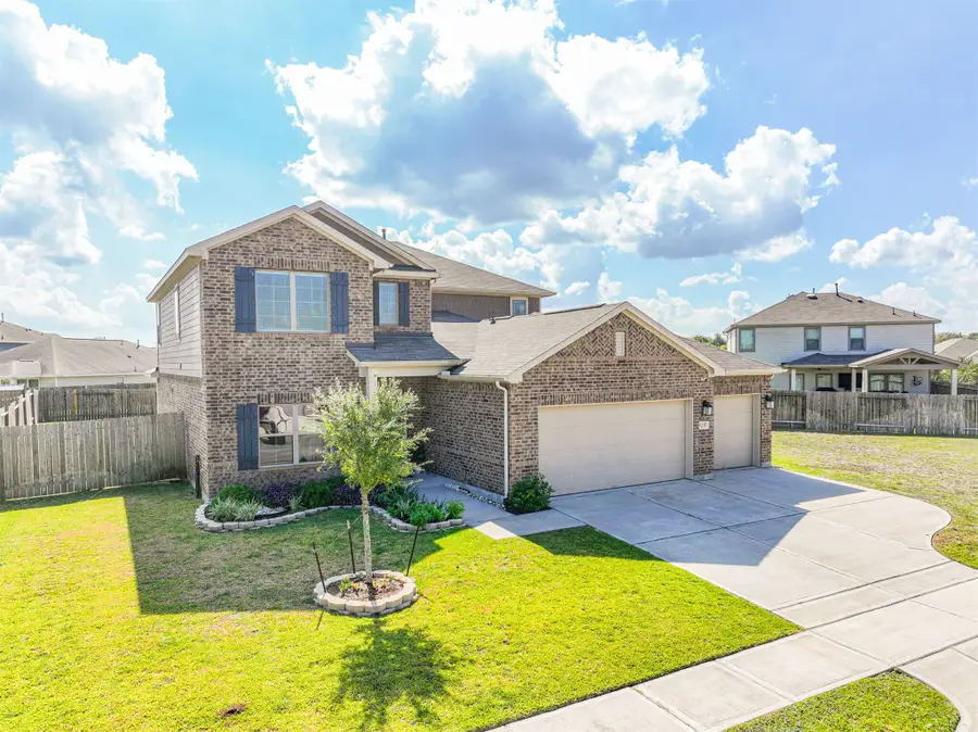 1237 Lancer Leap Drive, Alvin, TX 77511 - Image #2