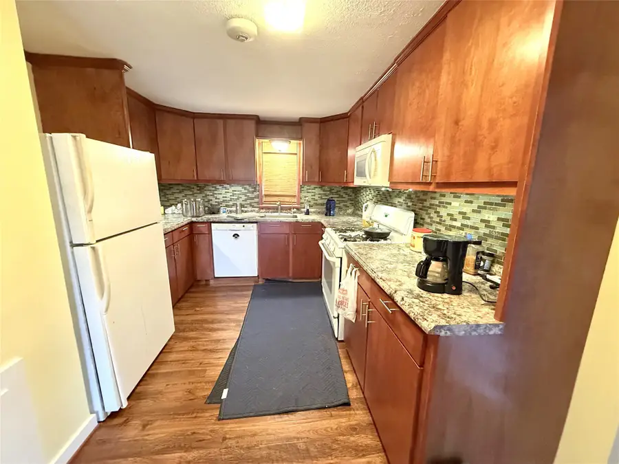 127 N Erskine Street, Angleton, TX 77515 - Image #3