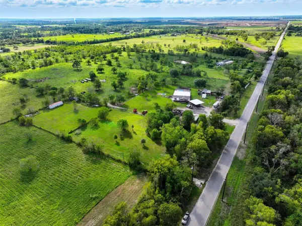 11715 County Road 48, Rosharon, TX 77583
