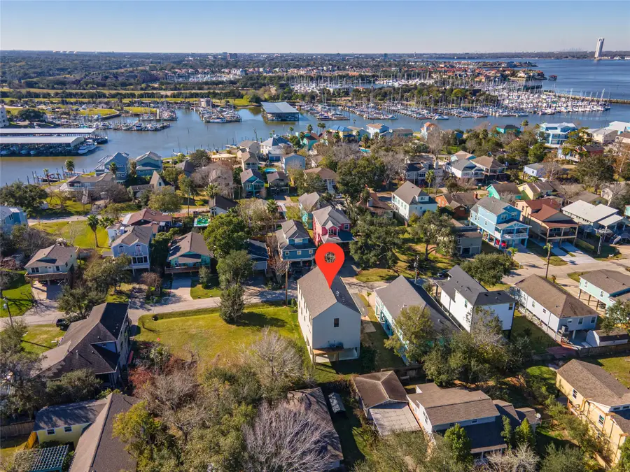 701 Pine Road, Clear Lake Shores, TX 77565 - Image #3