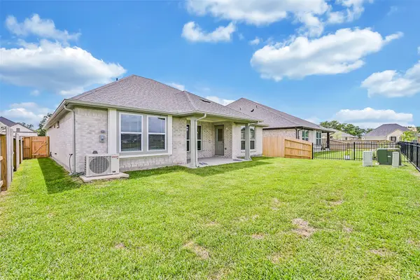 225 Magnolia Laurel Drive, Alvin, TX 77511