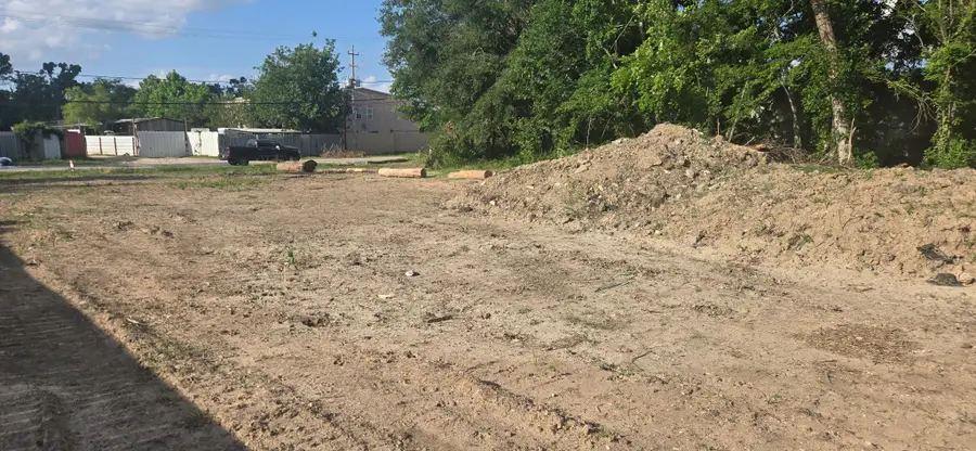 1 De Soto Street, Houston, TX 77091 - Image #3