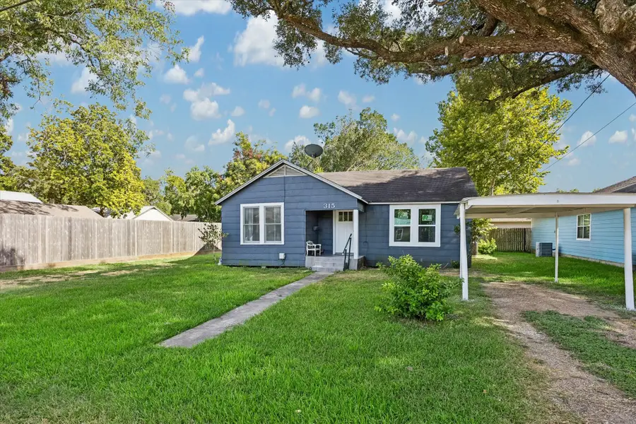 315 Jones Street, Columbus, TX 78934 - #3
