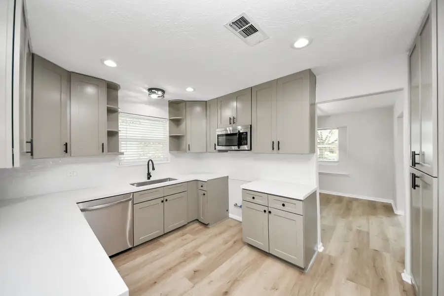 6015 Mcknight Street, Houston, TX 77035 - #2